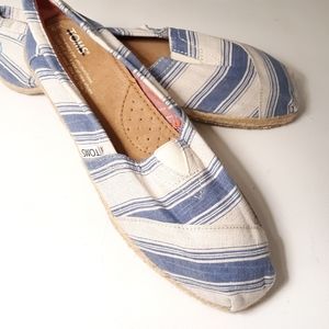 TOMS FLAT ESPADRILLES